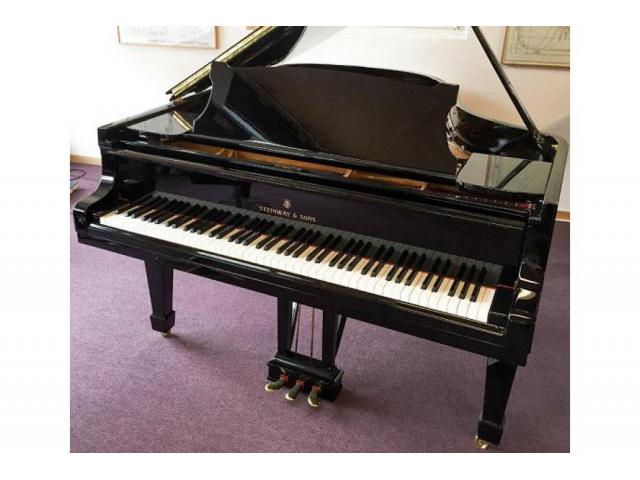 Steinway & Sons A-188 (pianoforte a coda)