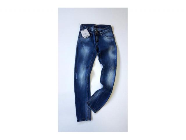 Jeans donna made in Italy.